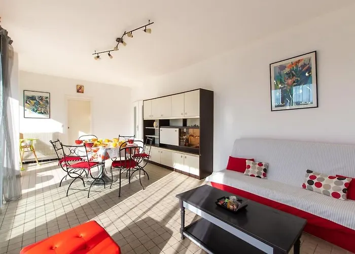 Le Chéops * Piscine * à 5 Minutes * 3 Appartement *